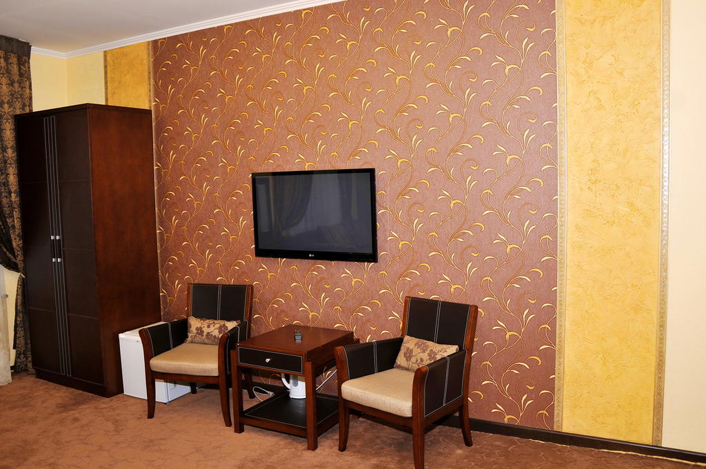 Totem Hotel Shymkent Esterno foto