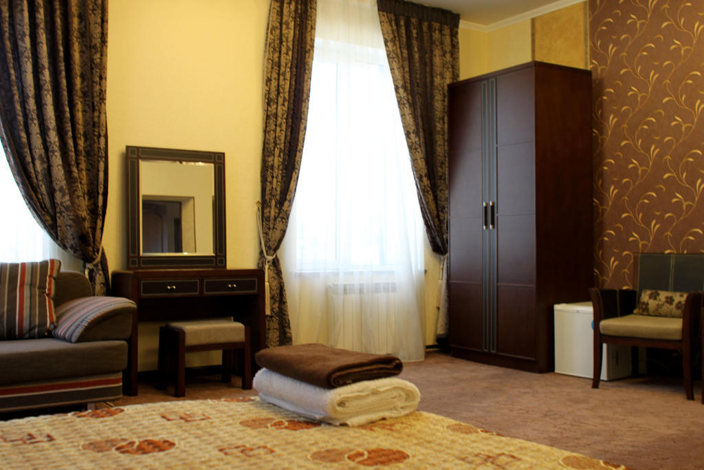 Totem Hotel Shymkent Esterno foto