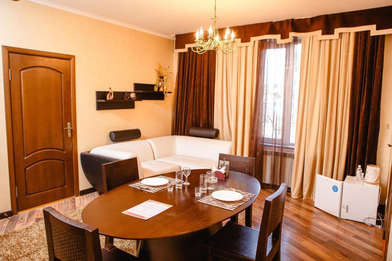 Totem Hotel Shymkent Esterno foto