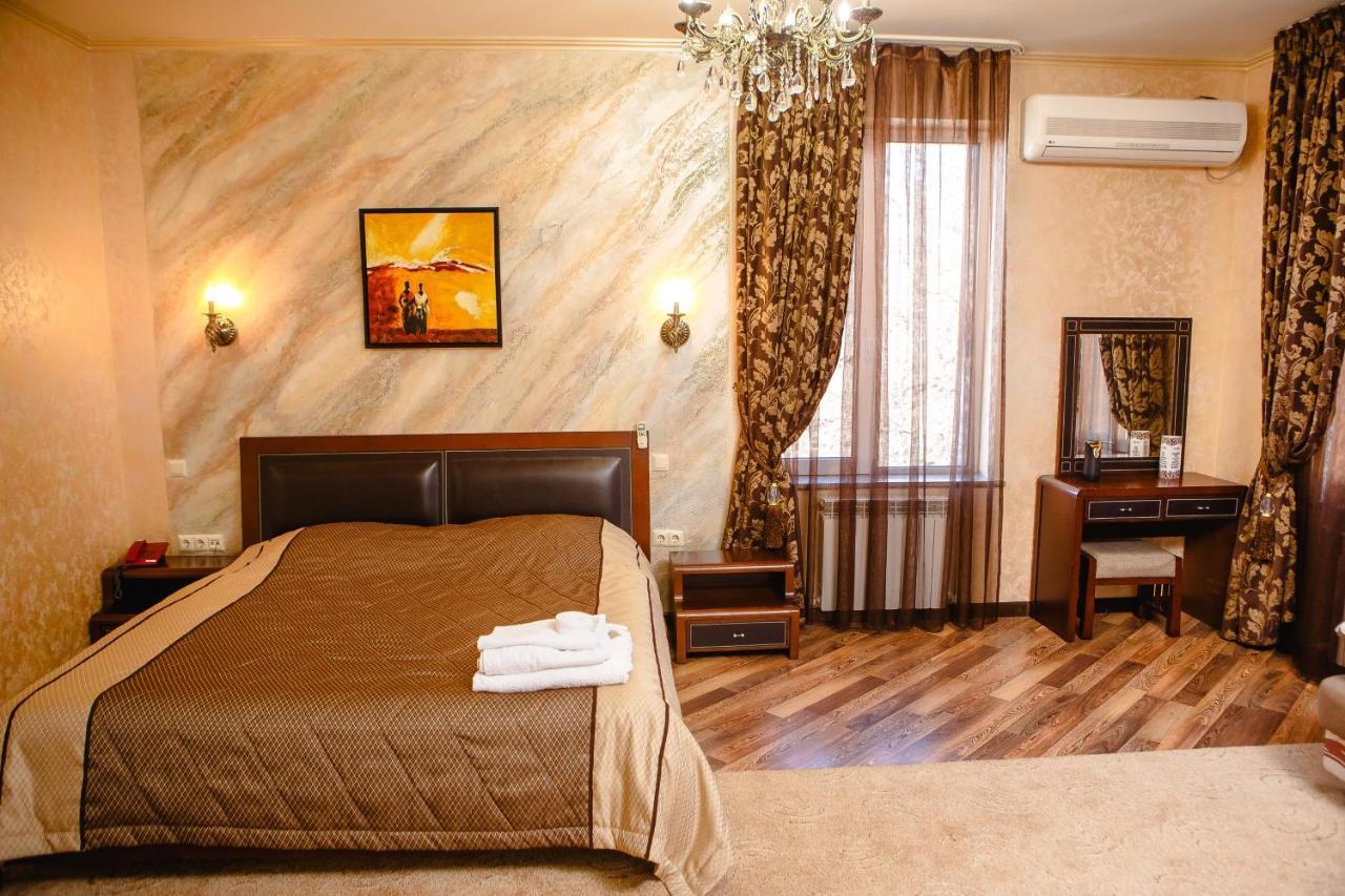 Totem Hotel Shymkent Esterno foto