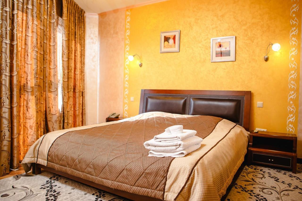 Totem Hotel Shymkent Esterno foto