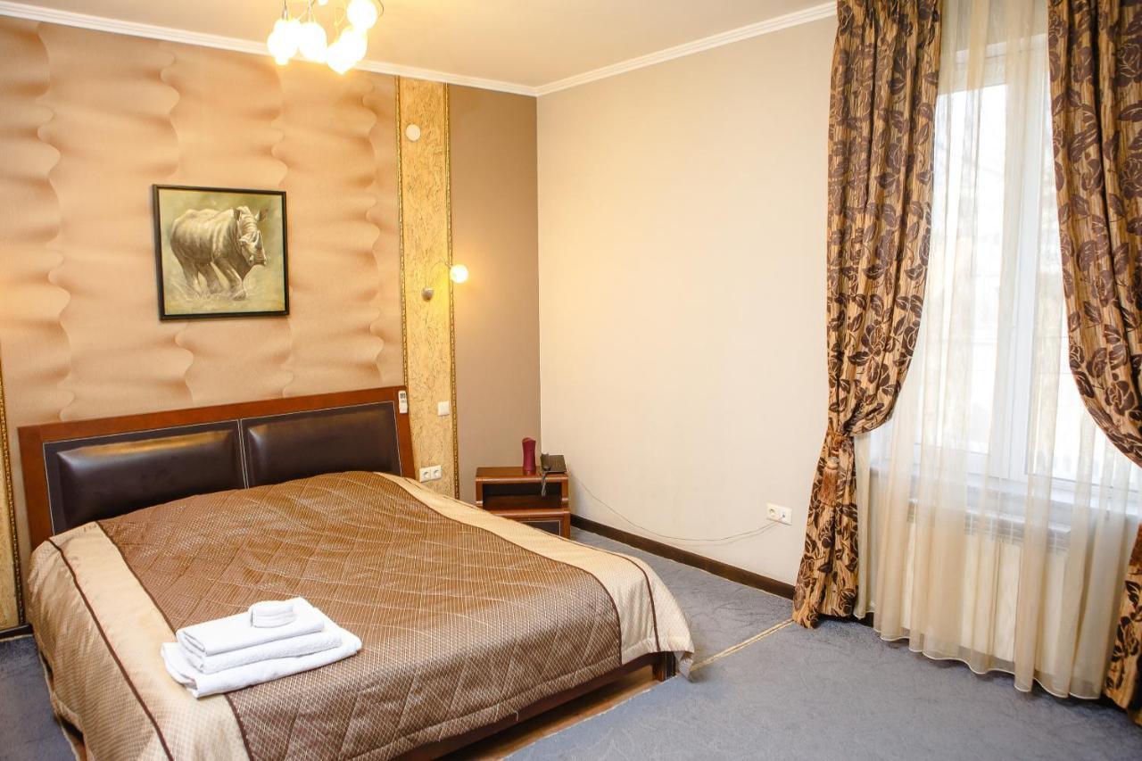 Totem Hotel Shymkent Esterno foto