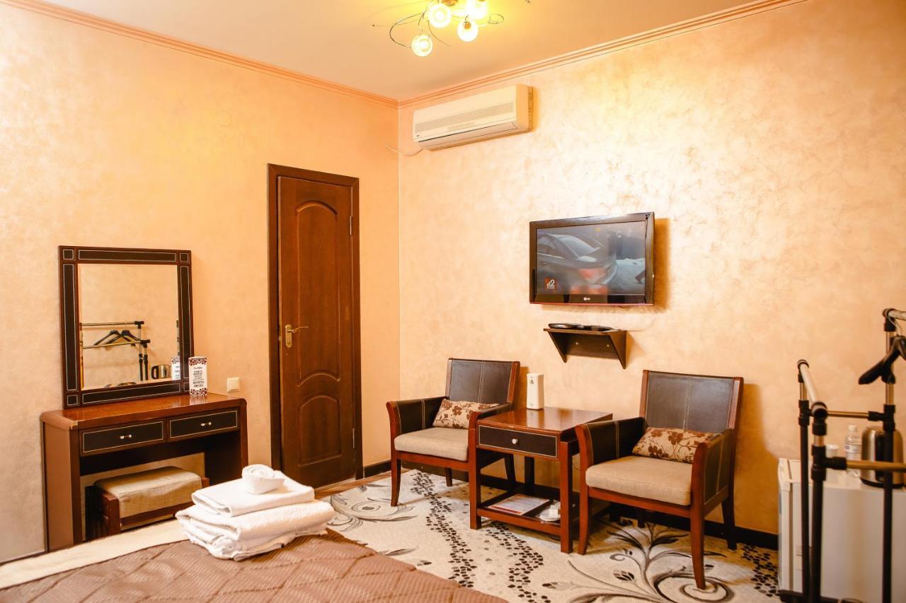 Totem Hotel Shymkent Esterno foto
