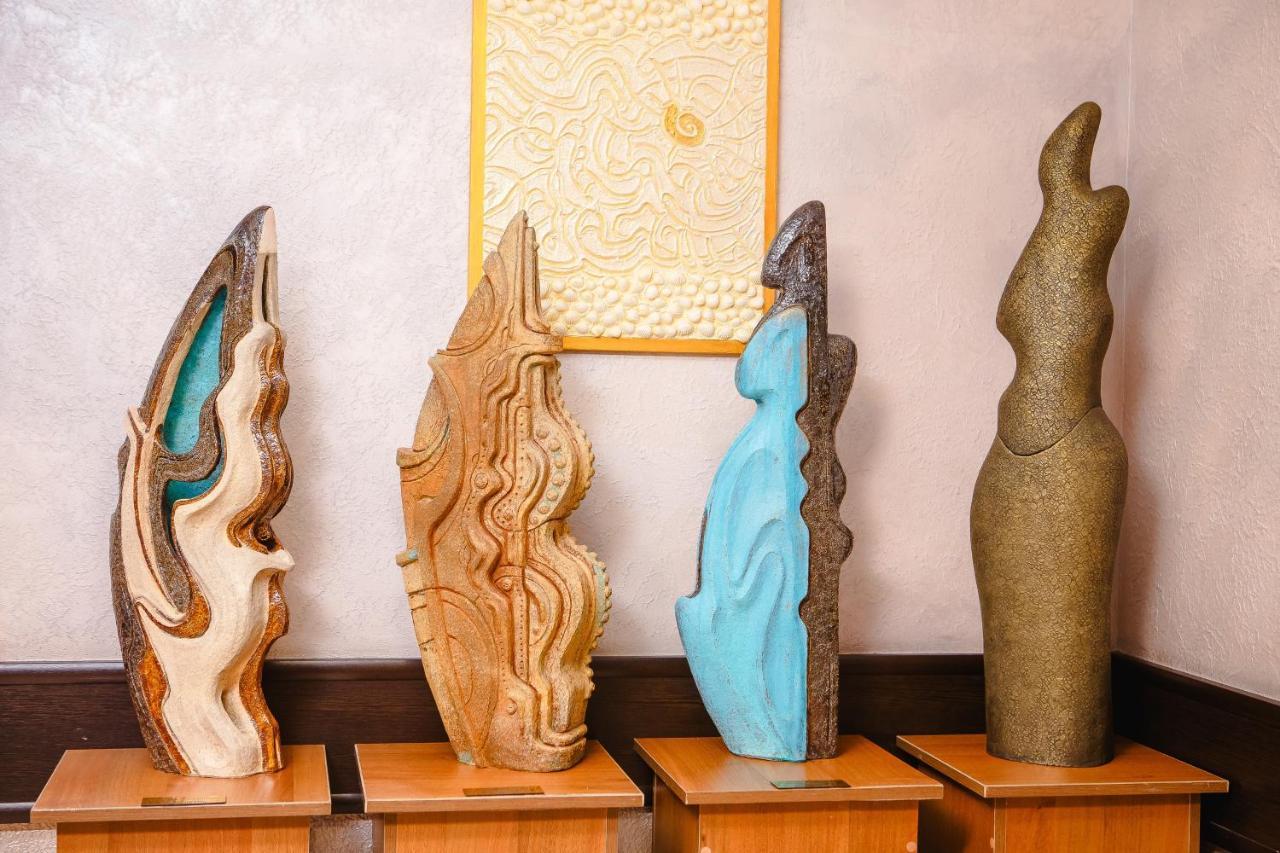 Totem Hotel Shymkent Esterno foto
