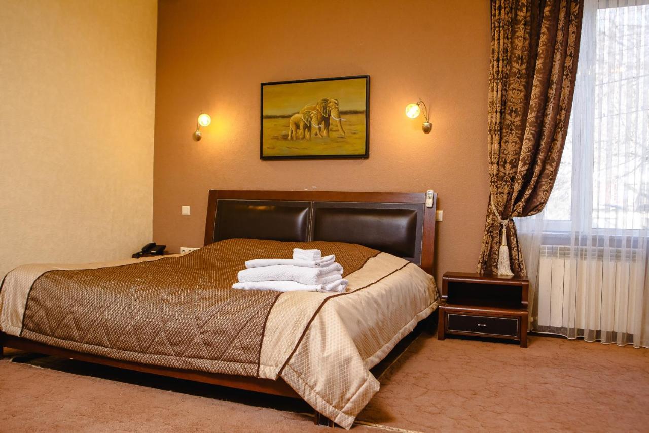 Totem Hotel Shymkent Esterno foto