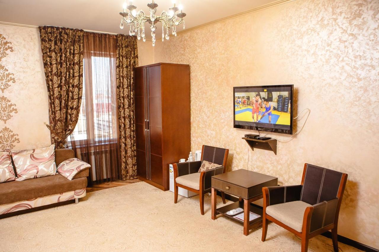 Totem Hotel Shymkent Esterno foto